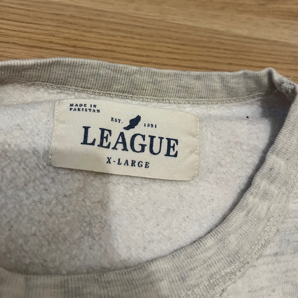 University of Miami crew neck sweater - Picture 2 of 4